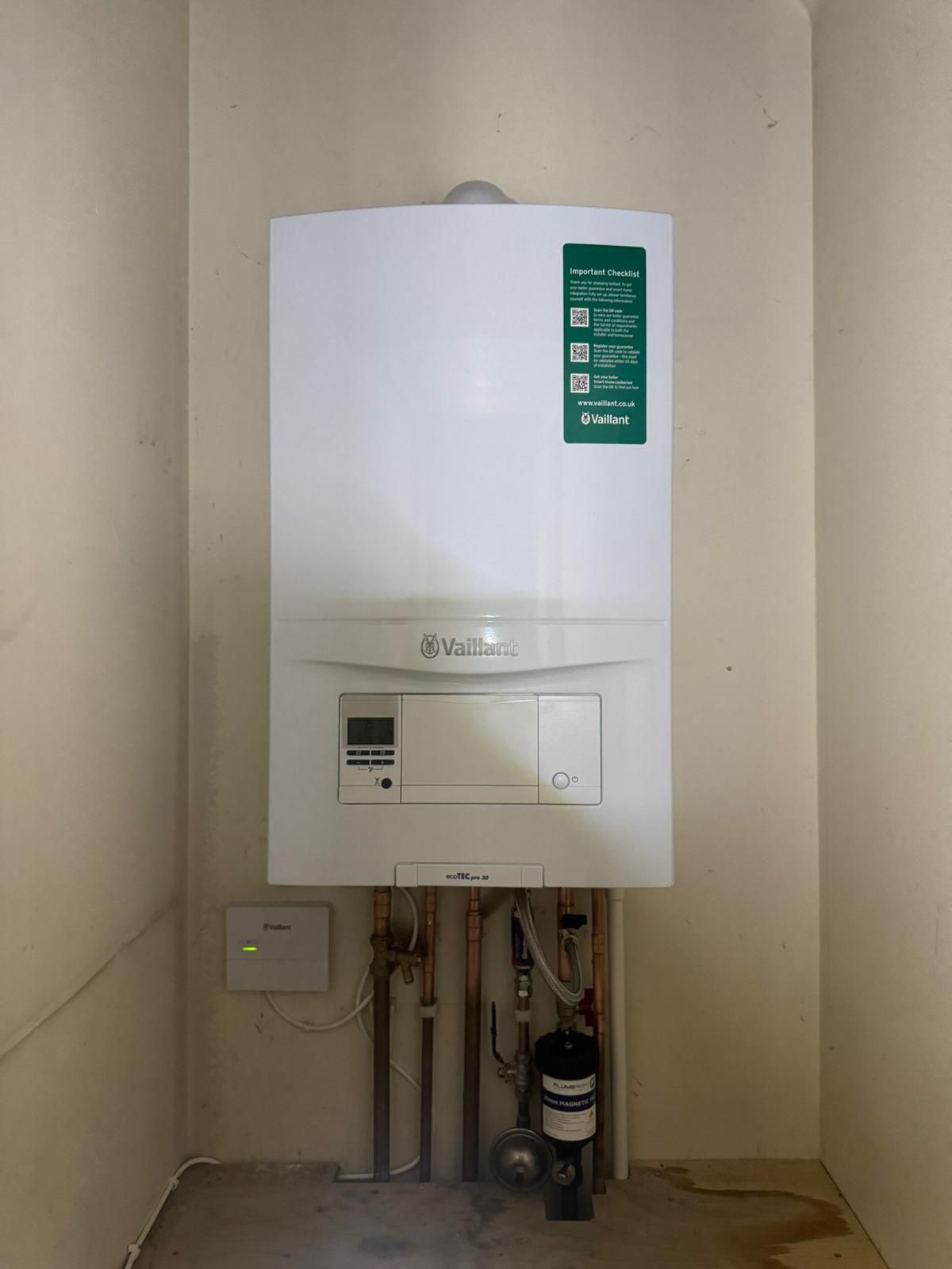 Vaillant ecoTEC pro 30 combi boiler installation by Reactive in Leicestershire