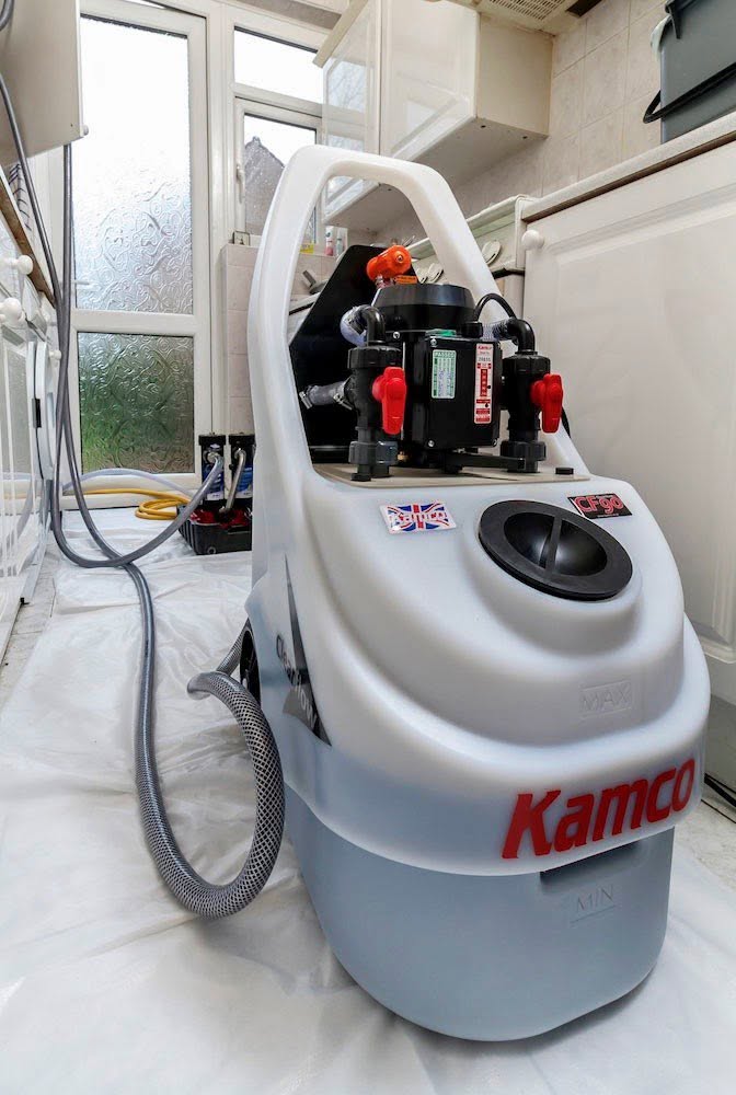 Kamco CF90 power flushing machine on a Leicester central heating system